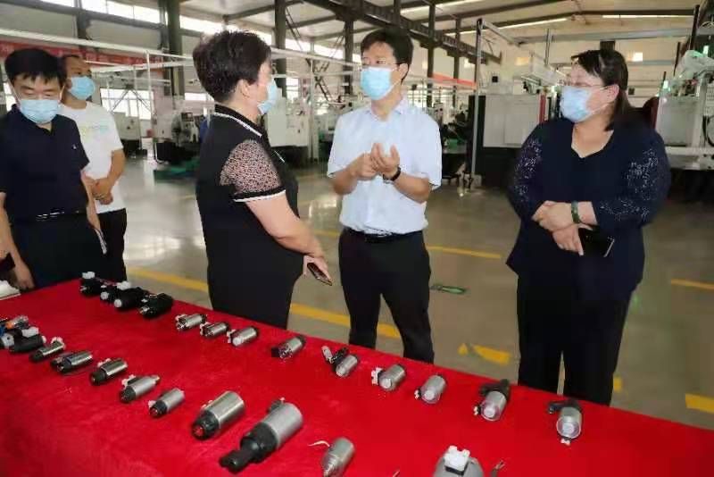 狠狠干安阳市市长高永一行莅临我公司参观调研